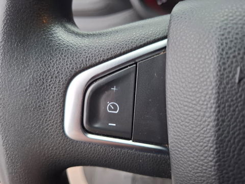 Renault Master T35 2.3 dCi 180 L2H2 Energy AIRCO / CRUISE CONTROLE / CAMERA / NAVI / TREKHAAK / 3 ZITS