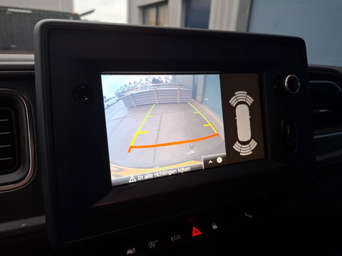 Renault Master T35 2.3 dCi 180 L2H2 Energy AIRCO / CRUISE CONTROLE / CAMERA / NAVI / TREKHAAK / 3 ZITS