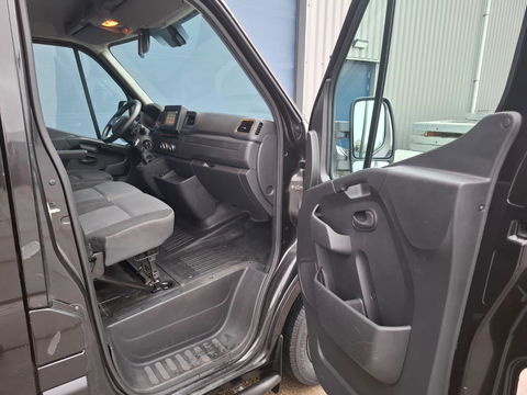 Renault Master T35 2.3 dCi 180 L2H2 Energy AIRCO / CRUISE CONTROLE / CAMERA / NAVI / TREKHAAK / 3 ZITS