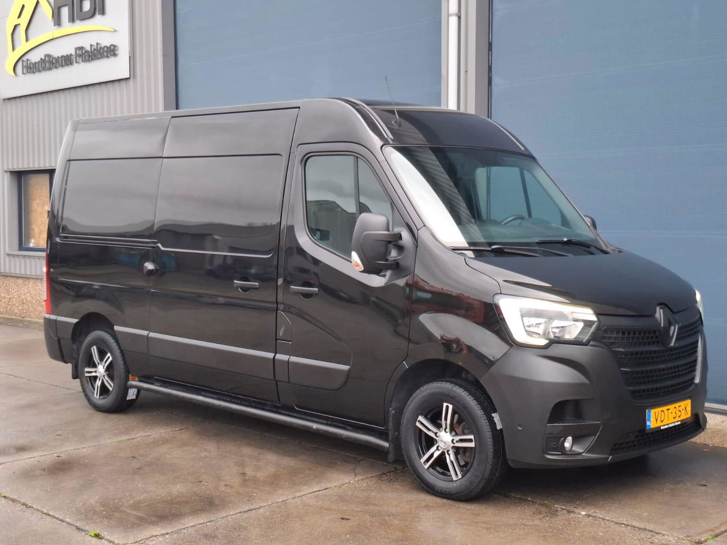 Renault Master T35 2.3 dCi 180 L2H2 Energy AIRCO / CRUISE CONTROLE / CAMERA / NAVI / TREKHAAK / 3 ZITS