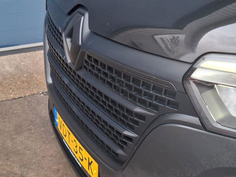 Renault Master T35 2.3 dCi 180 L2H2 Energy AIRCO / CRUISE CONTROLE / CAMERA / NAVI / TREKHAAK / 3 ZITS