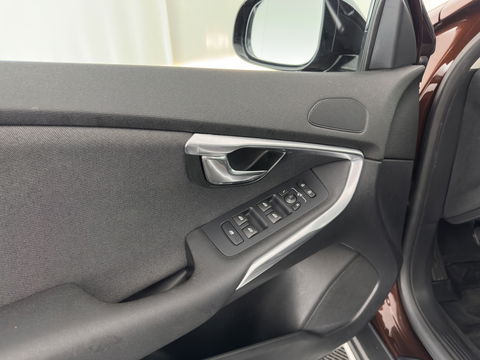 Volvo V40 Cross Country 2.0 D2 Momentum *NAVI-FULLMAP | COMFORT-SEATS | ECC | PDC | CRUISE | 17''ALU*
