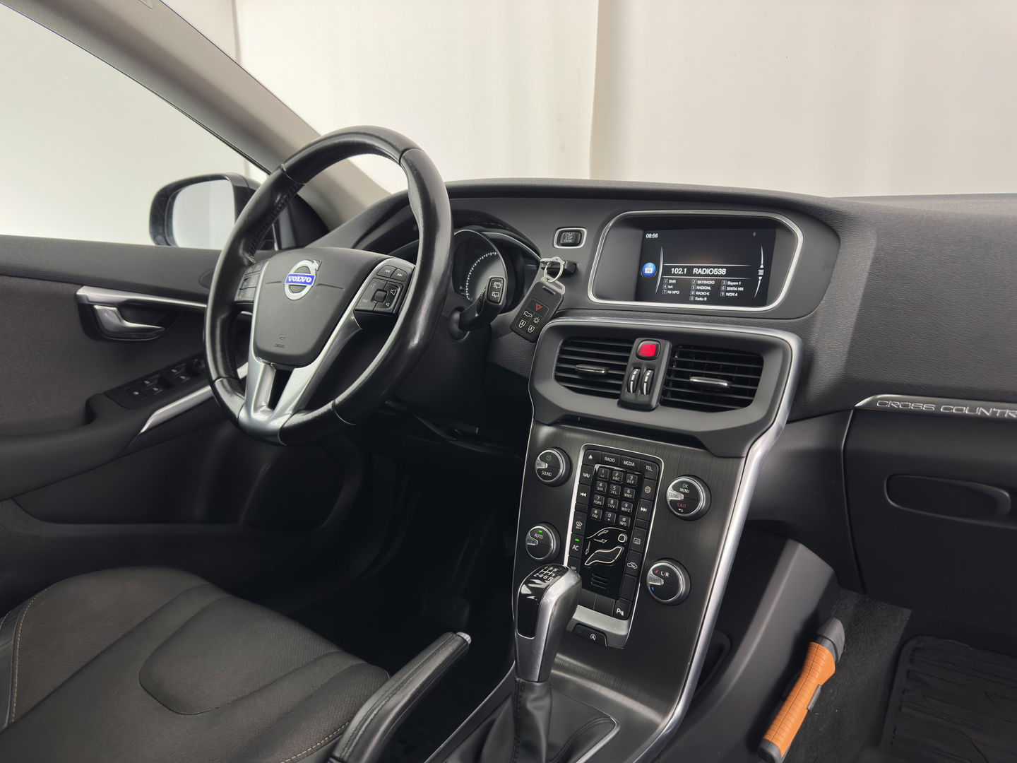 Volvo V40 Cross Country 2.0 D2 Momentum *NAVI-FULLMAP | COMFORT-SEATS | ECC | PDC | CRUISE | 17''ALU*