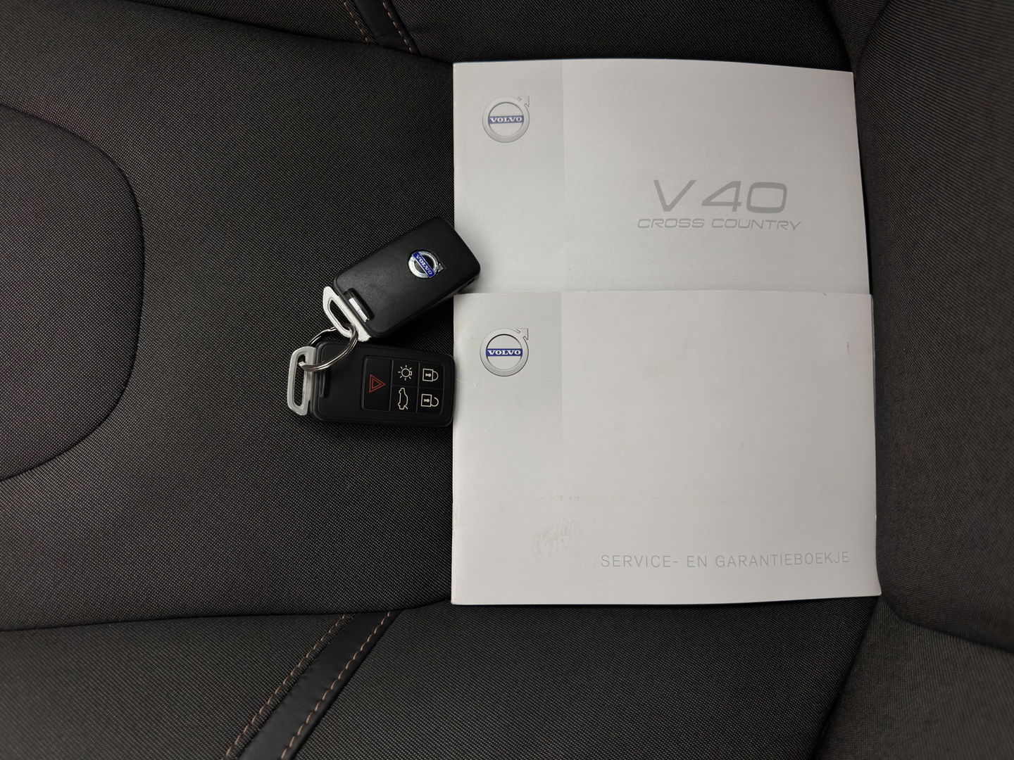 Volvo V40 Cross Country 2.0 D2 Momentum *NAVI-FULLMAP | COMFORT-SEATS | ECC | PDC | CRUISE | 17''ALU*