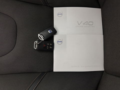Volvo V40 Cross Country 2.0 D2 Momentum *NAVI-FULLMAP | COMFORT-SEATS | ECC | PDC | CRUISE | 17''ALU*