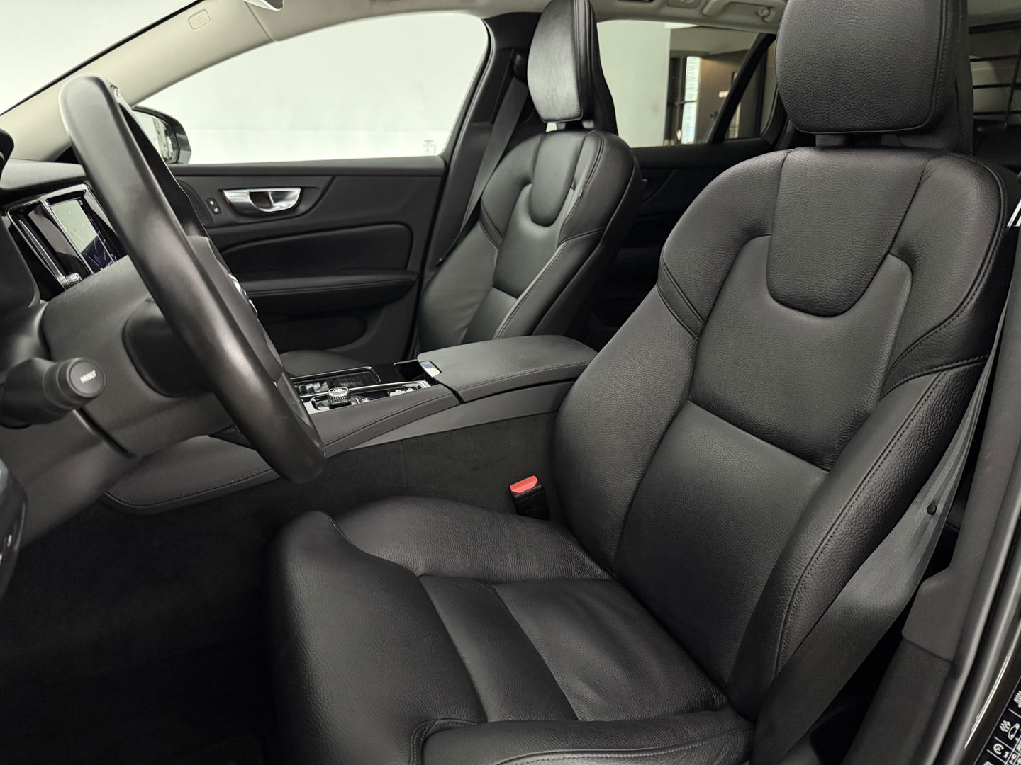 Volvo V60 2.0 T6 Recharge AWD 291PK Inscription | 360° | Pano | H/K | Trekh. | Memory | HUD | Carplay | Leder | Stuur/Stoelverw. l NAP
