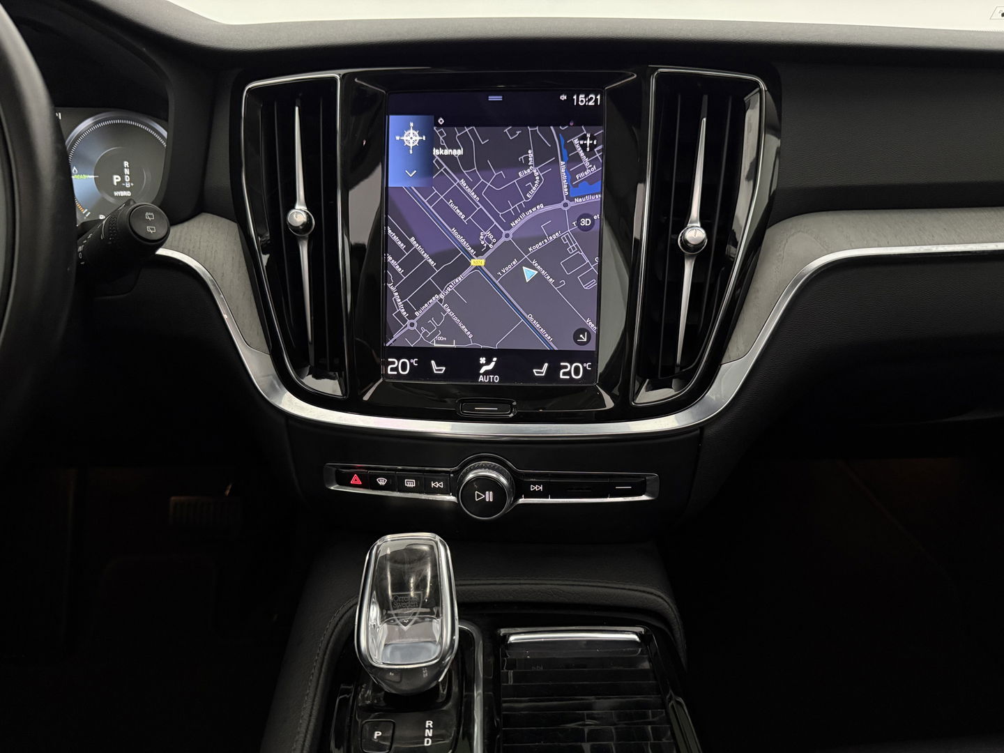 Volvo V60 2.0 T6 Recharge AWD 291PK Inscription | 360° | Pano | H/K | Trekh. | Memory | HUD | Carplay | Leder | Stuur/Stoelverw. l NAP