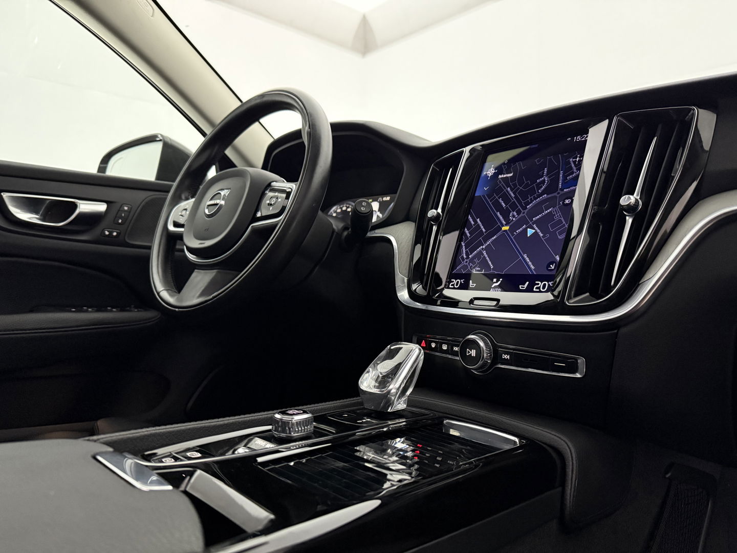 Volvo V60 2.0 T6 Recharge AWD 291PK Inscription | 360° | Pano | H/K | Trekh. | Memory | HUD | Carplay | Leder | Stuur/Stoelverw. l NAP