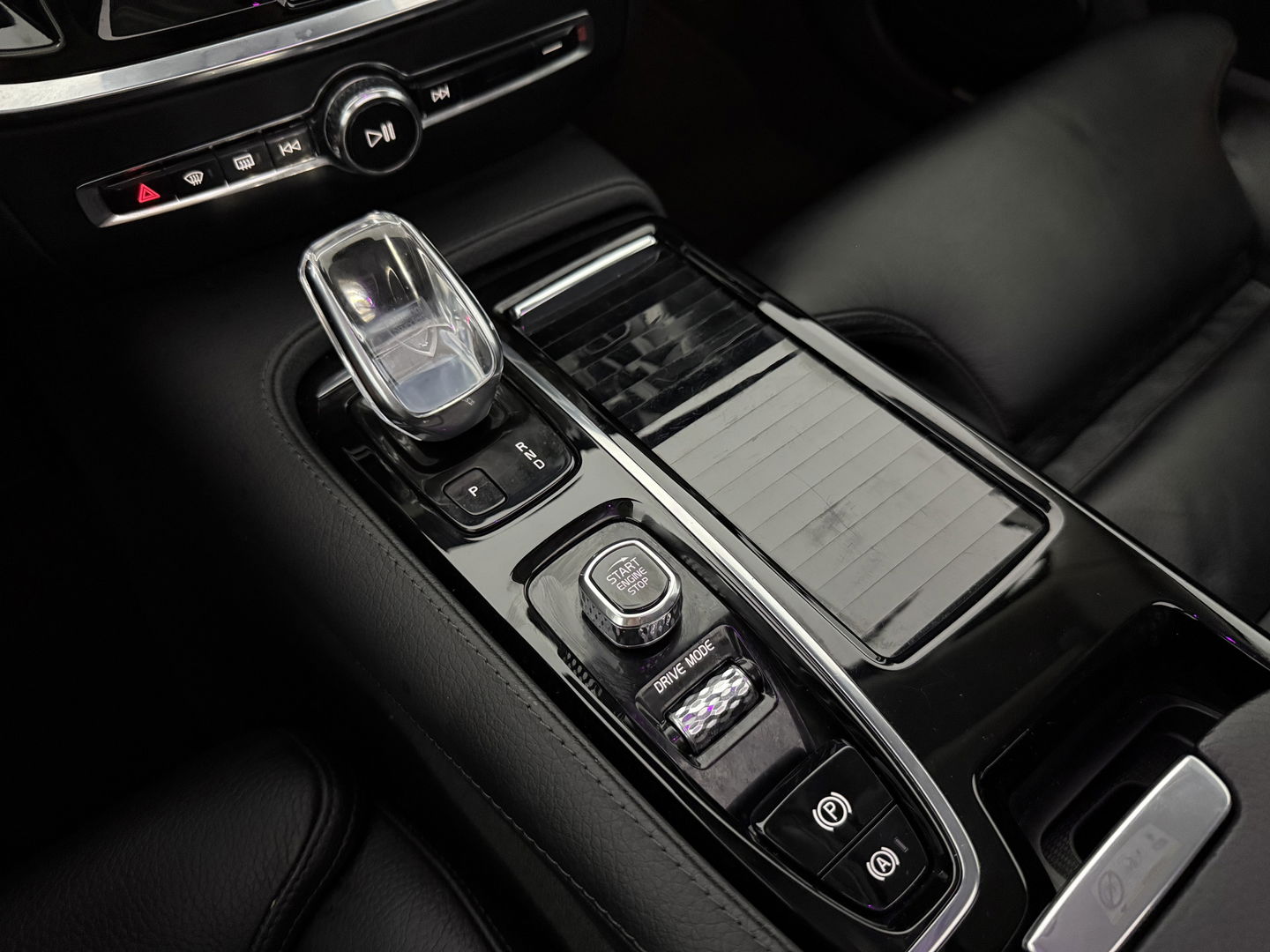 Volvo V60 2.0 T6 Recharge AWD 291PK Inscription | 360° | Pano | H/K | Trekh. | Memory | HUD | Carplay | Leder | Stuur/Stoelverw. l NAP