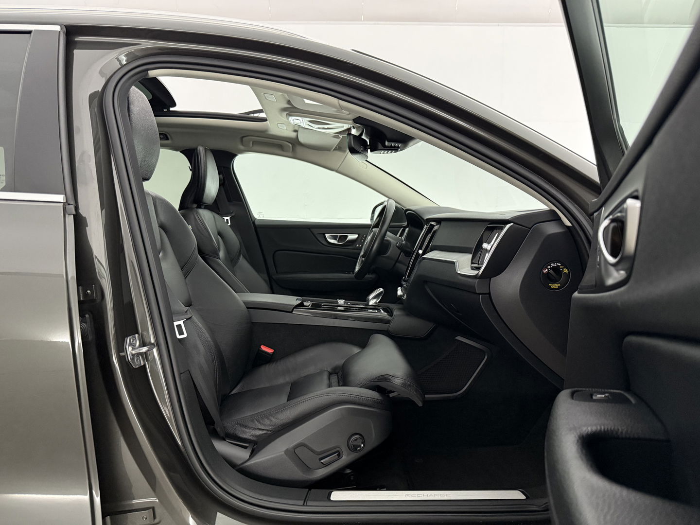 Volvo V60 2.0 T6 Recharge AWD 291PK Inscription | 360° | Pano | H/K | Trekh. | Memory | HUD | Carplay | Leder | Stuur/Stoelverw. l NAP