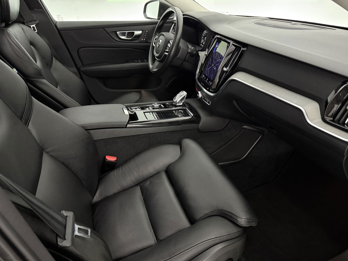 Volvo V60 2.0 T6 Recharge AWD 291PK Inscription | 360° | Pano | H/K | Trekh. | Memory | HUD | Carplay | Leder | Stuur/Stoelverw. l NAP