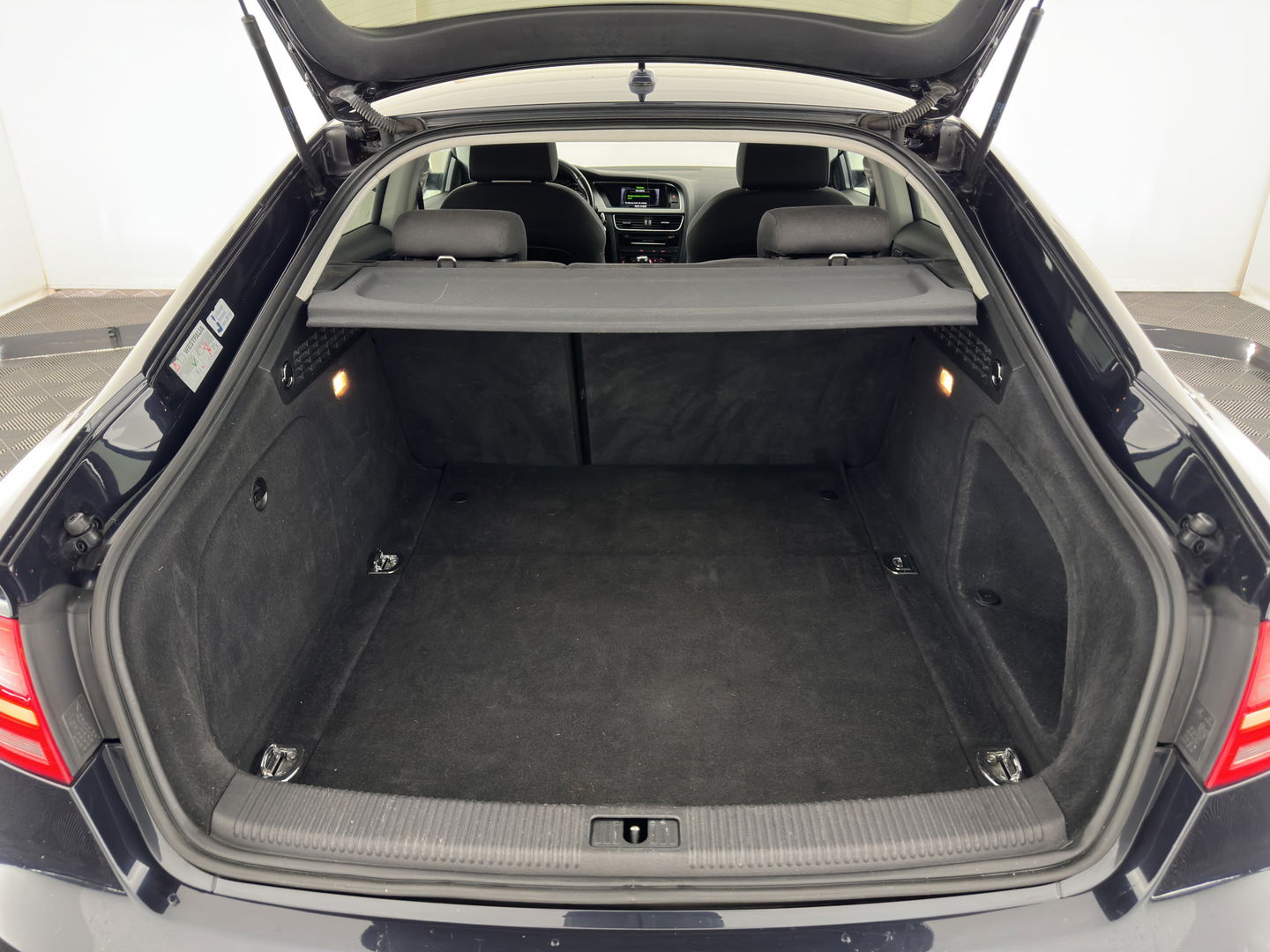 Audi A5 Sportback 2.0 TDI ultra Business Edition *XENON | SPORT-SEATS | CAMERA | NAVI-FULLMAP | PRIVACY-GLASS | ECC | PDC | CRUISE | 18''ALU | TOWBAR*