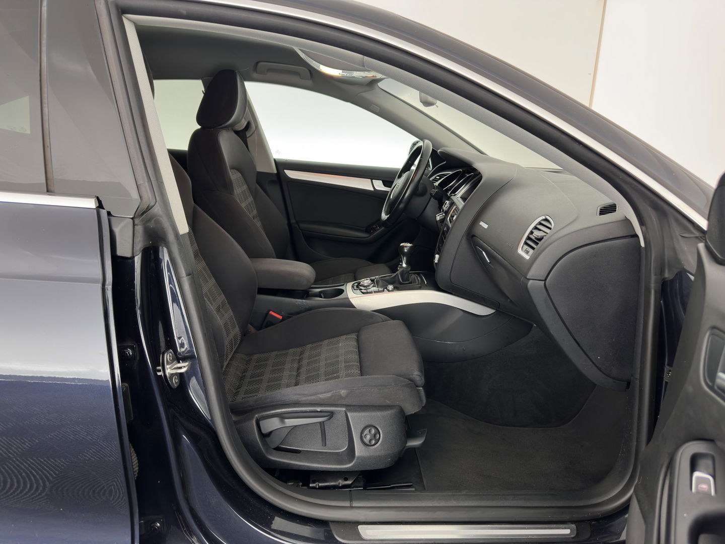 Audi A5 Sportback 2.0 TDI ultra Business Edition *XENON | SPORT-SEATS | CAMERA | NAVI-FULLMAP | PRIVACY-GLASS | ECC | PDC | CRUISE | 18''ALU | TOWBAR*