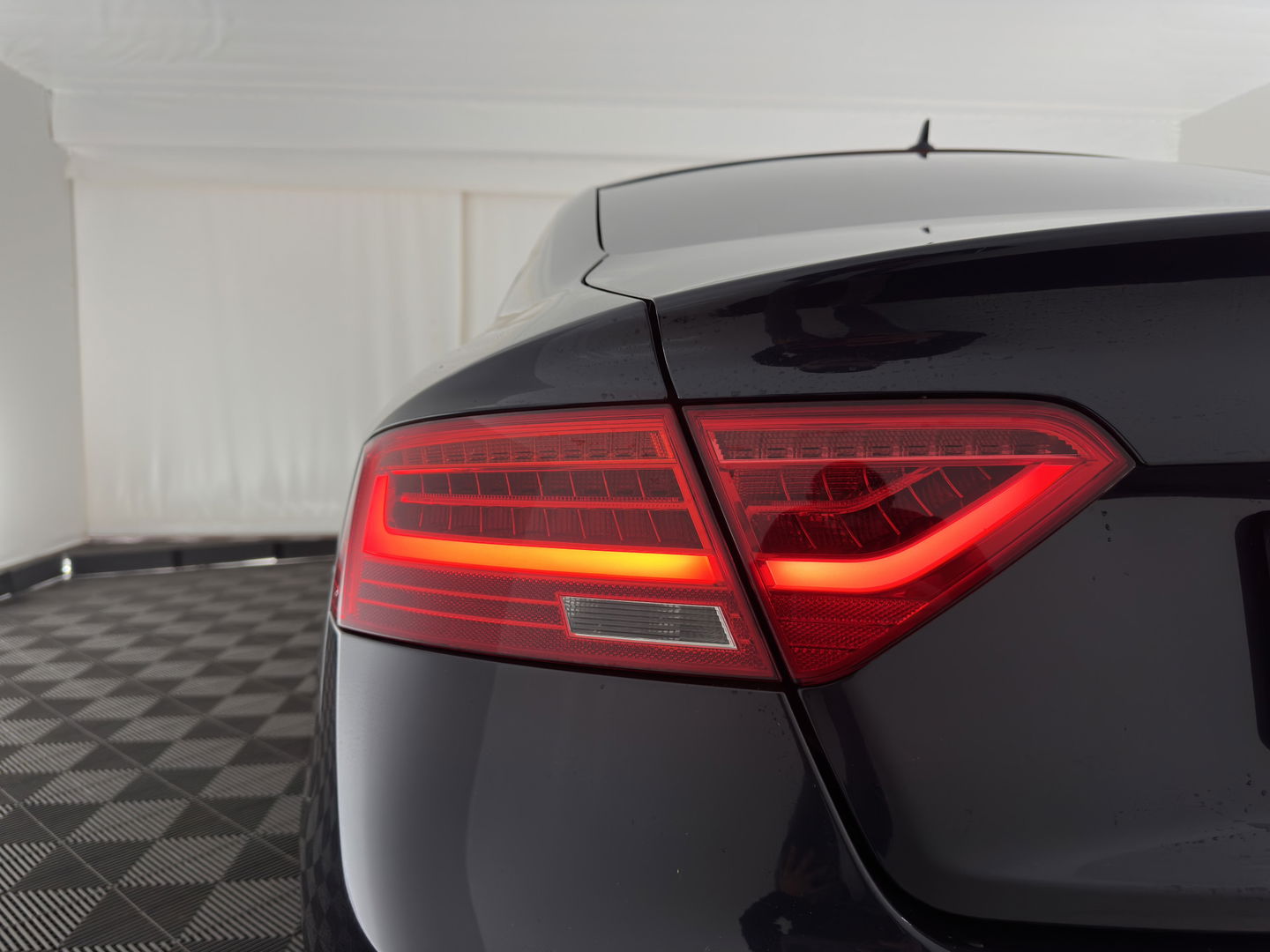 Audi A5 Sportback 2.0 TDI ultra Business Edition *XENON | SPORT-SEATS | CAMERA | NAVI-FULLMAP | PRIVACY-GLASS | ECC | PDC | CRUISE | 18''ALU | TOWBAR*