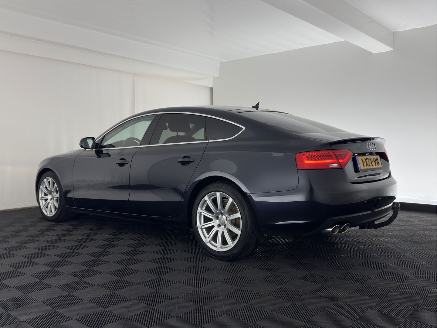 Audi A5 Sportback 2.0 TDI ultra Business Edition *XENON | SPORT-SEATS | CAMERA | NAVI-FULLMAP | PRIVACY-GLASS | ECC | PDC | CRUISE | 18''ALU | TOWBAR*