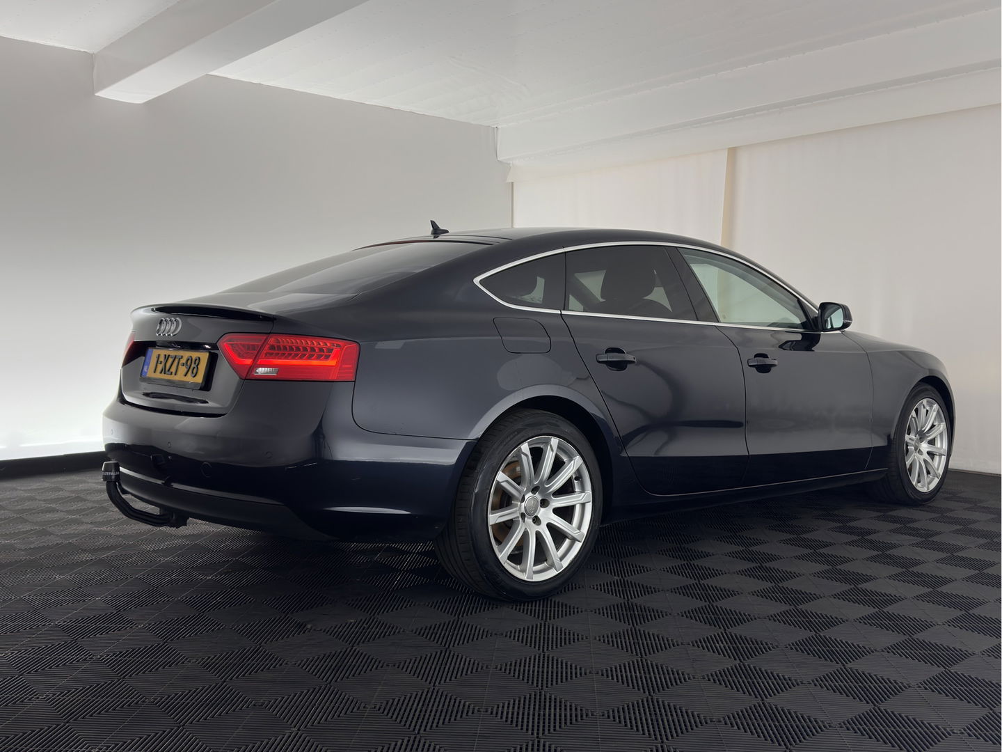 Audi A5 Sportback 2.0 TDI ultra Business Edition *XENON | SPORT-SEATS | CAMERA | NAVI-FULLMAP | PRIVACY-GLASS | ECC | PDC | CRUISE | 18''ALU | TOWBAR*