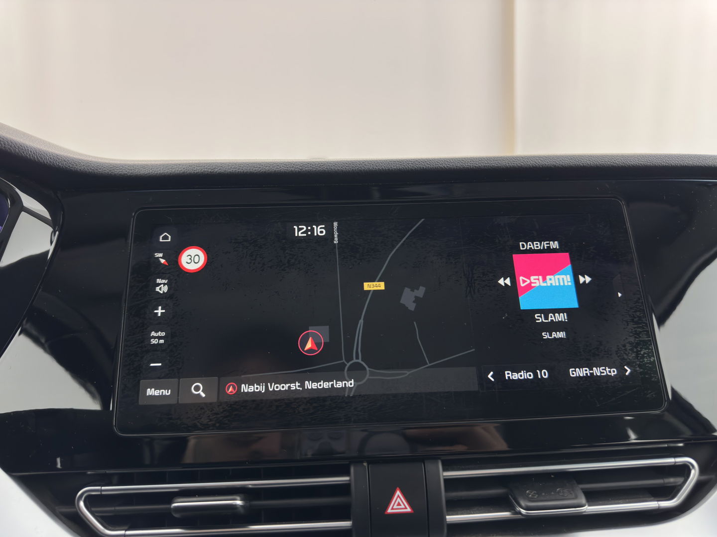 Kia Niro 1.6 GDi Hybrid DynamicLine (INCL-BTW) Aut. *ADAPTIVE-CRUISE | LEATHER-FABRIC | NAVI-FULLMAP | HEATED-COMFORTSEATS | CAMERA | DAB+ | KEYLESS | ECC | DIGI-COCKPIT | SHIFT-PADDLES | LANE-ASSIST | PDC | TOWBAR | 16''ALU*