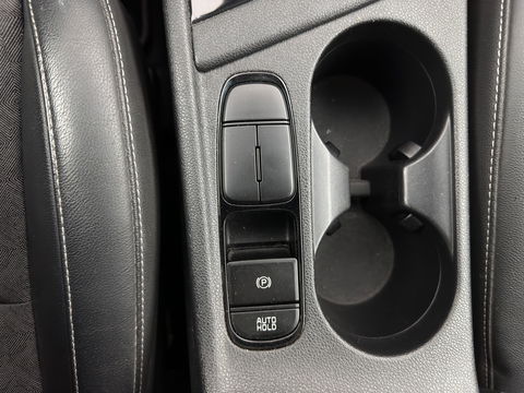 Kia Niro 1.6 GDi Hybrid DynamicLine (INCL-BTW) Aut. *ADAPTIVE-CRUISE | LEATHER-FABRIC | NAVI-FULLMAP | HEATED-COMFORTSEATS | CAMERA | DAB+ | KEYLESS | ECC | DIGI-COCKPIT | SHIFT-PADDLES | LANE-ASSIST | PDC | TOWBAR | 16''ALU*