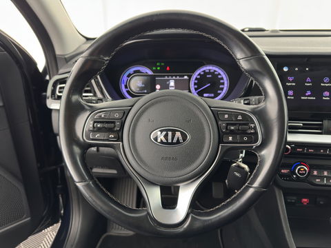 Kia Niro 1.6 GDi Hybrid DynamicLine (INCL-BTW) Aut. *ADAPTIVE-CRUISE | LEATHER-FABRIC | NAVI-FULLMAP | HEATED-COMFORTSEATS | CAMERA | DAB+ | KEYLESS | ECC | DIGI-COCKPIT | SHIFT-PADDLES | LANE-ASSIST | PDC | TOWBAR | 16''ALU*