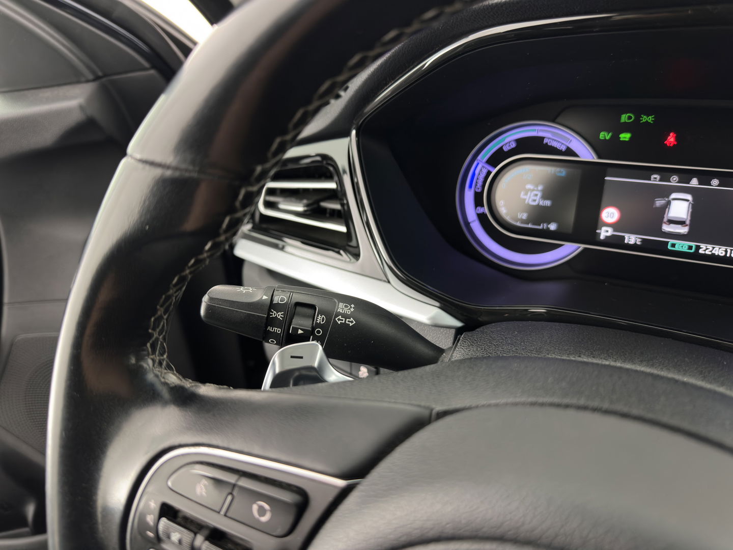 Kia Niro 1.6 GDi Hybrid DynamicLine (INCL-BTW) Aut. *ADAPTIVE-CRUISE | LEATHER-FABRIC | NAVI-FULLMAP | HEATED-COMFORTSEATS | CAMERA | DAB+ | KEYLESS | ECC | DIGI-COCKPIT | SHIFT-PADDLES | LANE-ASSIST | PDC | TOWBAR | 16''ALU*