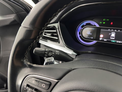 Kia Niro 1.6 GDi Hybrid DynamicLine (INCL-BTW) Aut. *ADAPTIVE-CRUISE | LEATHER-FABRIC | NAVI-FULLMAP | HEATED-COMFORTSEATS | CAMERA | DAB+ | KEYLESS | ECC | DIGI-COCKPIT | SHIFT-PADDLES | LANE-ASSIST | PDC | TOWBAR | 16''ALU*