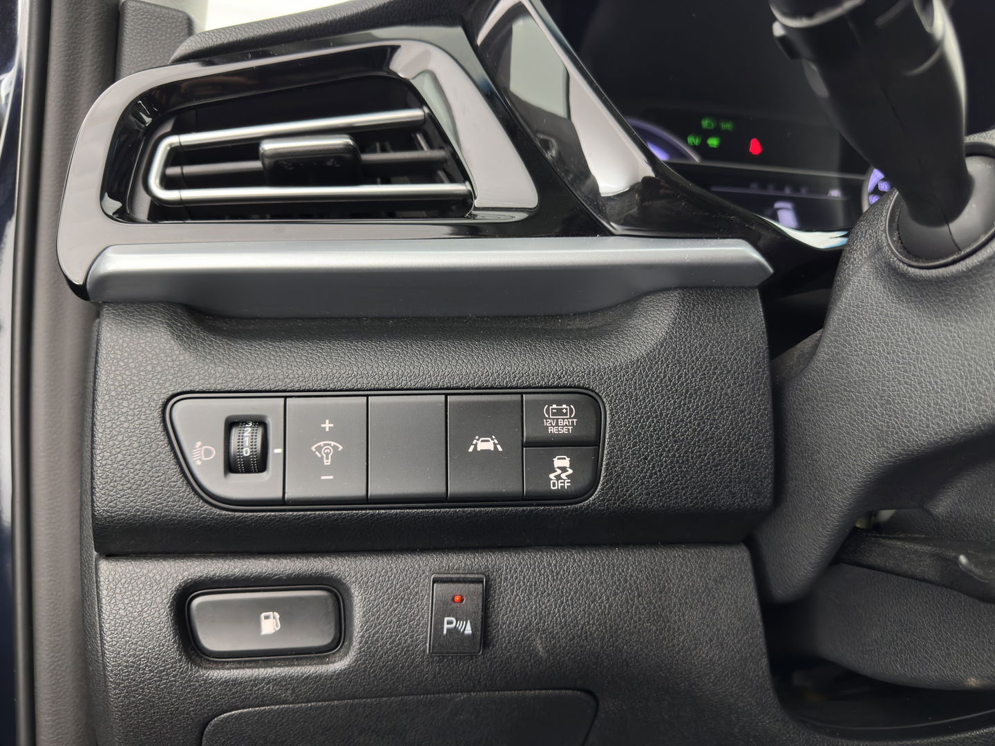 Kia Niro 1.6 GDi Hybrid DynamicLine (INCL-BTW) Aut. *ADAPTIVE-CRUISE | LEATHER-FABRIC | NAVI-FULLMAP | HEATED-COMFORTSEATS | CAMERA | DAB+ | KEYLESS | ECC | DIGI-COCKPIT | SHIFT-PADDLES | LANE-ASSIST | PDC | TOWBAR | 16''ALU*