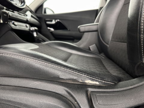 Kia Niro 1.6 GDi Hybrid DynamicLine (INCL-BTW) Aut. *ADAPTIVE-CRUISE | LEATHER-FABRIC | NAVI-FULLMAP | HEATED-COMFORTSEATS | CAMERA | DAB+ | KEYLESS | ECC | DIGI-COCKPIT | SHIFT-PADDLES | LANE-ASSIST | PDC | TOWBAR | 16''ALU*