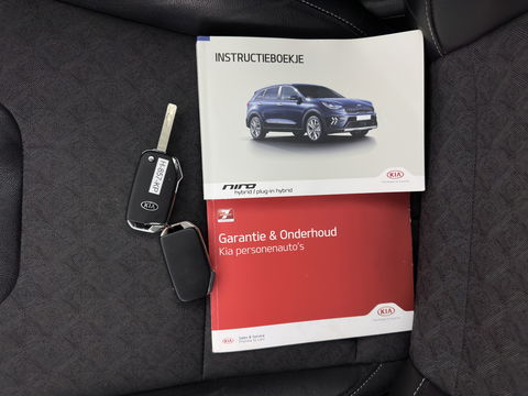 Kia Niro 1.6 GDi Hybrid DynamicLine (INCL-BTW) Aut. *ADAPTIVE-CRUISE | LEATHER-FABRIC | NAVI-FULLMAP | HEATED-COMFORTSEATS | CAMERA | DAB+ | KEYLESS | ECC | DIGI-COCKPIT | SHIFT-PADDLES | LANE-ASSIST | PDC | TOWBAR | 16''ALU*