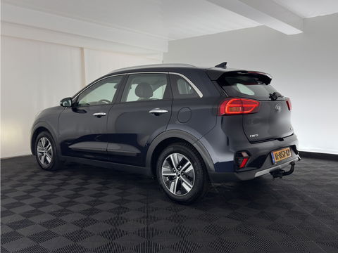 Kia Niro 1.6 GDi Hybrid DynamicLine (INCL-BTW) Aut. *ADAPTIVE-CRUISE | LEATHER-FABRIC | NAVI-FULLMAP | HEATED-COMFORTSEATS | CAMERA | DAB+ | KEYLESS | ECC | DIGI-COCKPIT | SHIFT-PADDLES | LANE-ASSIST | PDC | TOWBAR | 16''ALU*