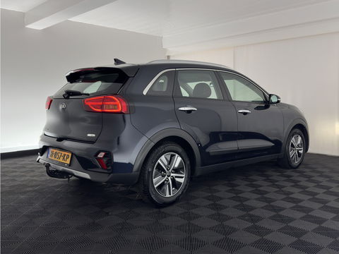 Kia Niro 1.6 GDi Hybrid DynamicLine (INCL-BTW) Aut. *ADAPTIVE-CRUISE | LEATHER-FABRIC | NAVI-FULLMAP | HEATED-COMFORTSEATS | CAMERA | DAB+ | KEYLESS | ECC | DIGI-COCKPIT | SHIFT-PADDLES | LANE-ASSIST | PDC | TOWBAR | 16''ALU*