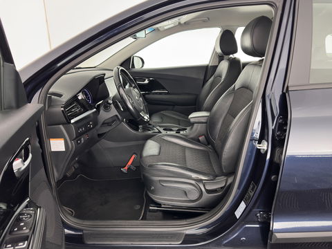 Kia Niro 1.6 GDi Hybrid DynamicLine (INCL-BTW) Aut. *ADAPTIVE-CRUISE | LEATHER-FABRIC | NAVI-FULLMAP | HEATED-COMFORTSEATS | CAMERA | DAB+ | KEYLESS | ECC | DIGI-COCKPIT | SHIFT-PADDLES | LANE-ASSIST | PDC | TOWBAR | 16''ALU*