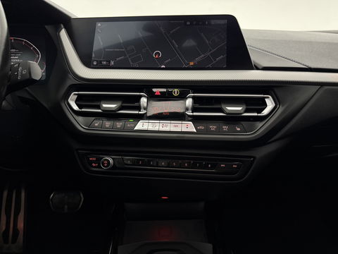 BMW 1-serie 118i High Executive Edition M-Sport 141PK | Pano | Virtual | Sfeerverl. | Carplay | Leder | Stoelverw. | NAP