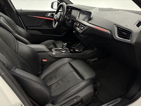 BMW 1-serie 118i High Executive Edition M-Sport 141PK | Pano | Virtual | Sfeerverl. | Carplay | Leder | Stoelverw. | NAP