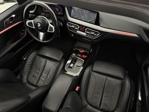 BMW 1-serie 118i High Executive Edition M-Sport 141PK | Pano | Virtual | Sfeerverl. | Carplay | Leder | Stoelverw. | NAP
