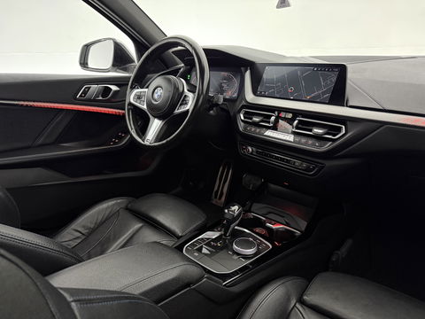 BMW 1-serie 118i High Executive Edition M-Sport 141PK | Pano | Virtual | Sfeerverl. | Carplay | Leder | Stoelverw. | NAP