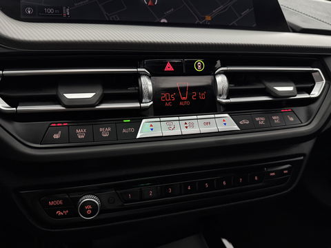 BMW 1-serie 118i High Executive Edition M-Sport 141PK | Pano | Virtual | Sfeerverl. | Carplay | Leder | Stoelverw. | NAP