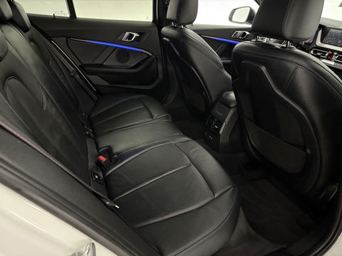 BMW 1-serie 118i High Executive Edition M-Sport 141PK | Pano | Virtual | Sfeerverl. | Carplay | Leder | Stoelverw. | NAP