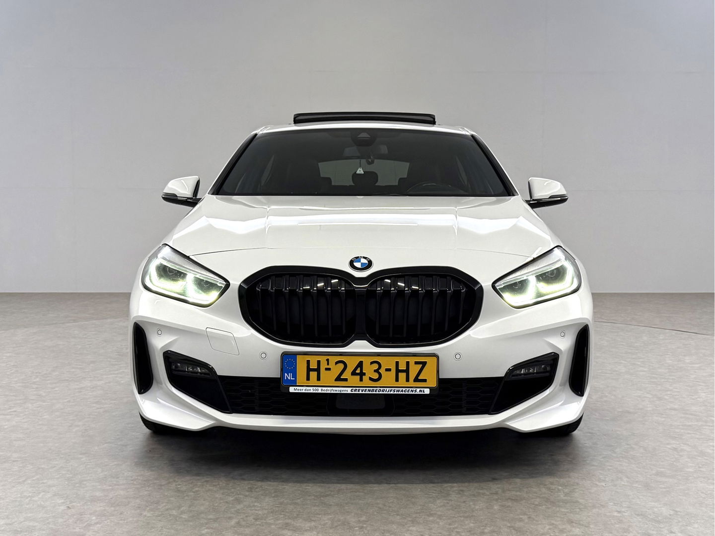 BMW 1-serie 118i High Executive Edition M-Sport 141PK | Pano | Virtual | Sfeerverl. | Carplay | Leder | Stoelverw. | NAP