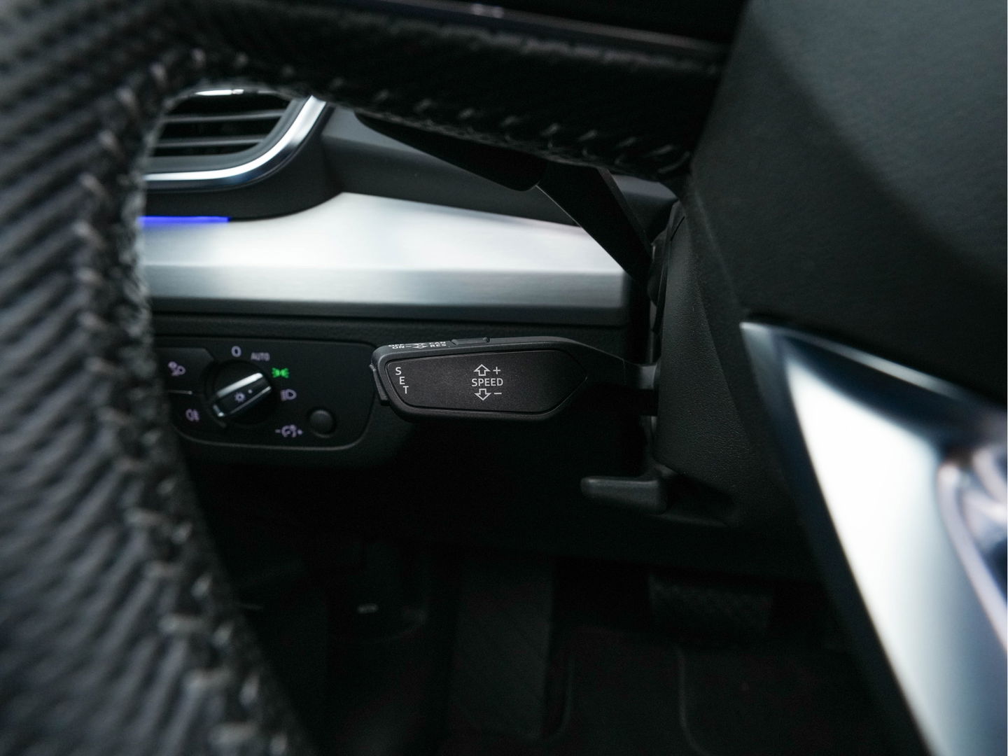 Audi Q5 50 TFSI e quattro S edition (INCL.BTW) *PANO | LEATHER-FABRIC | FULL-LED | DIGI-COCKPIT | NAVI-FULLMAP | HEATED-SPORTSEATS | KEYLESS | DAB+ | CAMERA | PRIVACY-GLASS | SHIFT-PADDLES | ECC | PDC | CRUISE | 19''ALU*