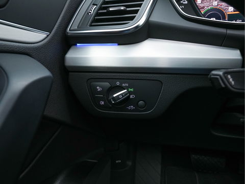 Audi Q5 50 TFSI e quattro S edition (INCL.BTW) *PANO | LEATHER-FABRIC | FULL-LED | DIGI-COCKPIT | NAVI-FULLMAP | HEATED-SPORTSEATS | KEYLESS | DAB+ | CAMERA | PRIVACY-GLASS | SHIFT-PADDLES | ECC | PDC | CRUISE | 19''ALU*