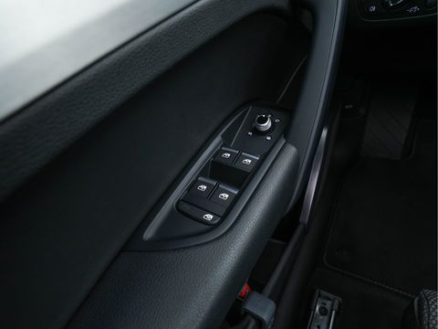 Audi Q5 50 TFSI e quattro S edition (INCL.BTW) *PANO | LEATHER-FABRIC | FULL-LED | DIGI-COCKPIT | NAVI-FULLMAP | HEATED-SPORTSEATS | KEYLESS | DAB+ | CAMERA | PRIVACY-GLASS | SHIFT-PADDLES | ECC | PDC | CRUISE | 19''ALU*