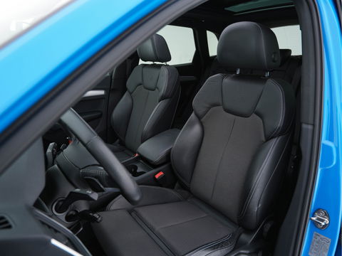 Audi Q5 50 TFSI e quattro S edition (INCL.BTW) *PANO | LEATHER-FABRIC | FULL-LED | DIGI-COCKPIT | NAVI-FULLMAP | HEATED-SPORTSEATS | KEYLESS | DAB+ | CAMERA | PRIVACY-GLASS | SHIFT-PADDLES | ECC | PDC | CRUISE | 19''ALU*