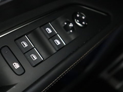 Peugeot 3008 1.6 HYbrid 225 Allure | Camera | Trekhaak afneembaar | Cruise Control | Carplay | Navigatie