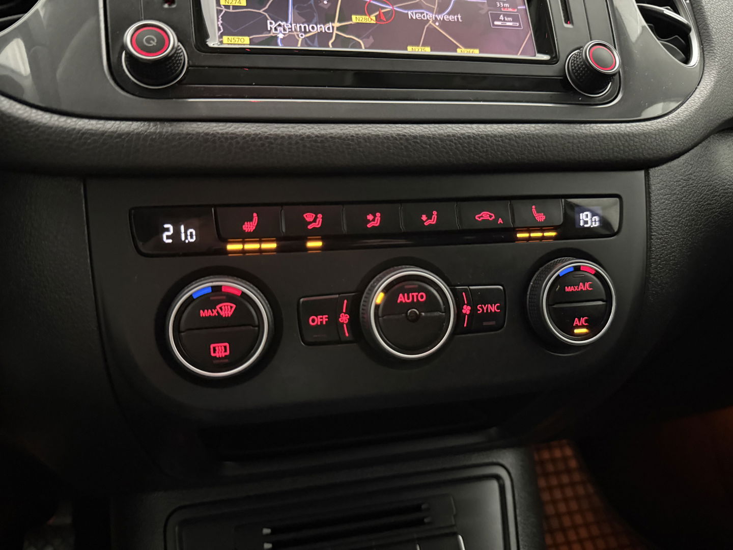 Volkswagen Tiguan 1.4 TSI Sport&Style | Cruise | Navi | Clima | Parkeersens. | Stoelverw. | Afn. Trekh.