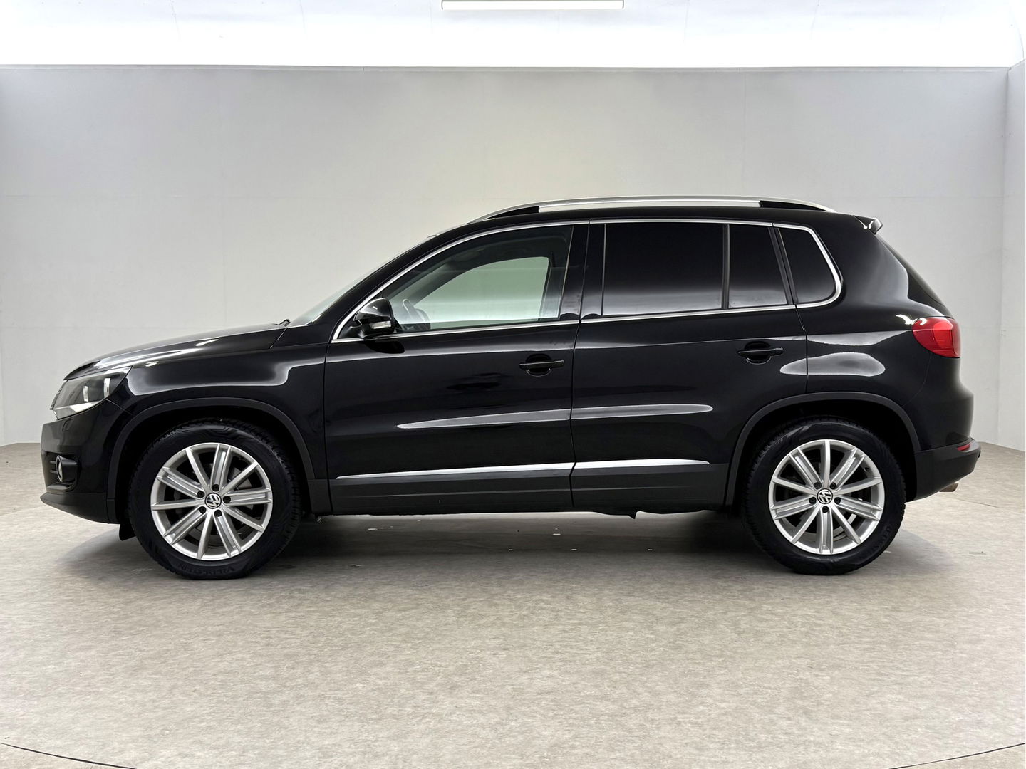 Volkswagen Tiguan 1.4 TSI Sport&Style | Cruise | Navi | Clima | Parkeersens. | Stoelverw. | Afn. Trekh.