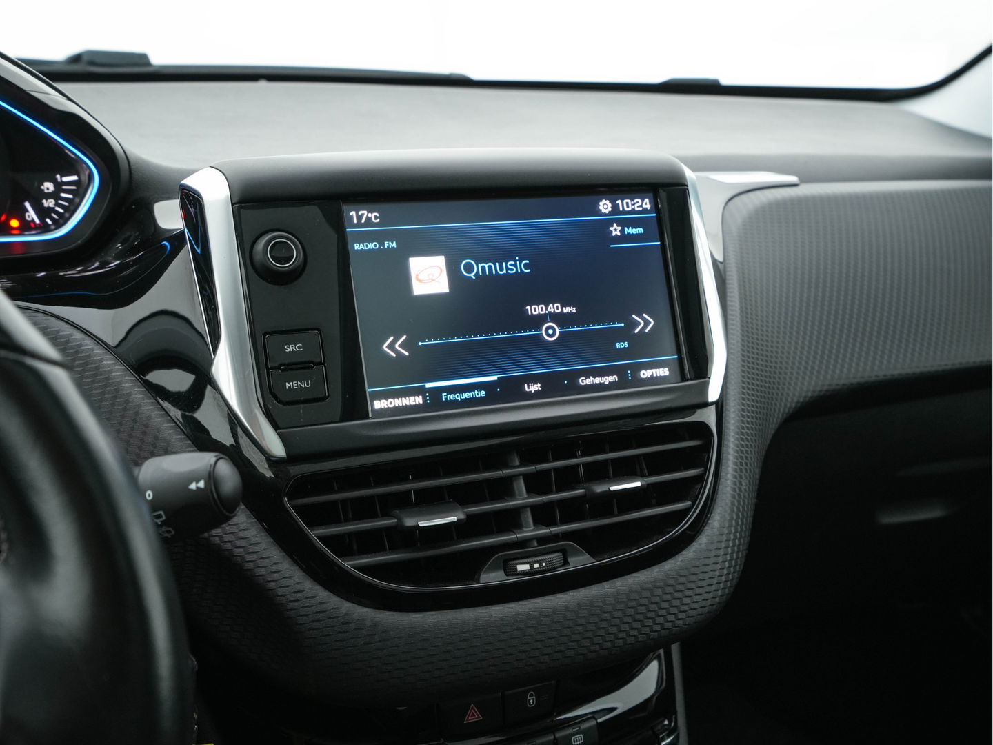 Peugeot 2008 1.2 PureTech Allure Aut. *PANO | LEATHER-FABRIC | HEATED-SPORTSEATS | CARPLAY | ECC | CAMERA | PRIVACY-GLASS | PDC | CRUISE | 16''ALU*