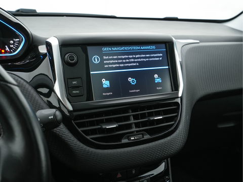 Peugeot 2008 1.2 PureTech Allure Aut. *PANO | LEATHER-FABRIC | HEATED-SPORTSEATS | CARPLAY | ECC | CAMERA | PRIVACY-GLASS | PDC | CRUISE | 16''ALU*