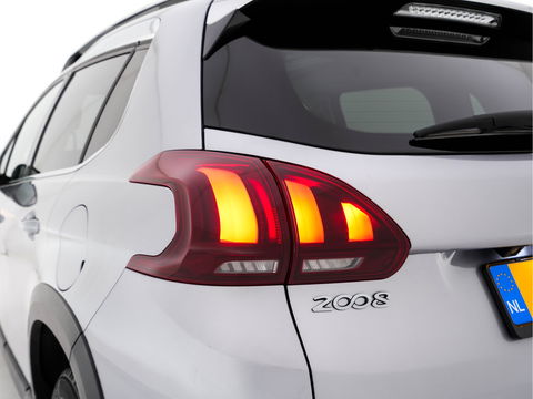 Peugeot 2008 1.2 PureTech Allure Aut. *PANO | LEATHER-FABRIC | HEATED-SPORTSEATS | CARPLAY | ECC | CAMERA | PRIVACY-GLASS | PDC | CRUISE | 16''ALU*