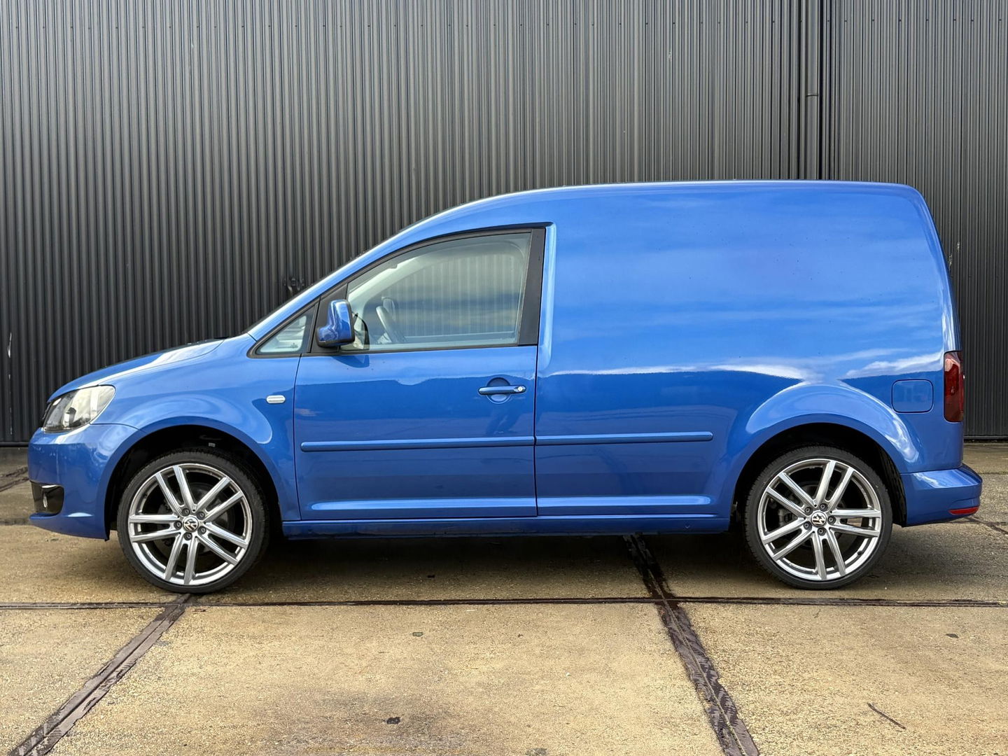 Volkswagen Caddy 1.6 TDI AUTOMAAT | 19” LMV | WIRELESS CARPLAY | CRUISE | AIRCO