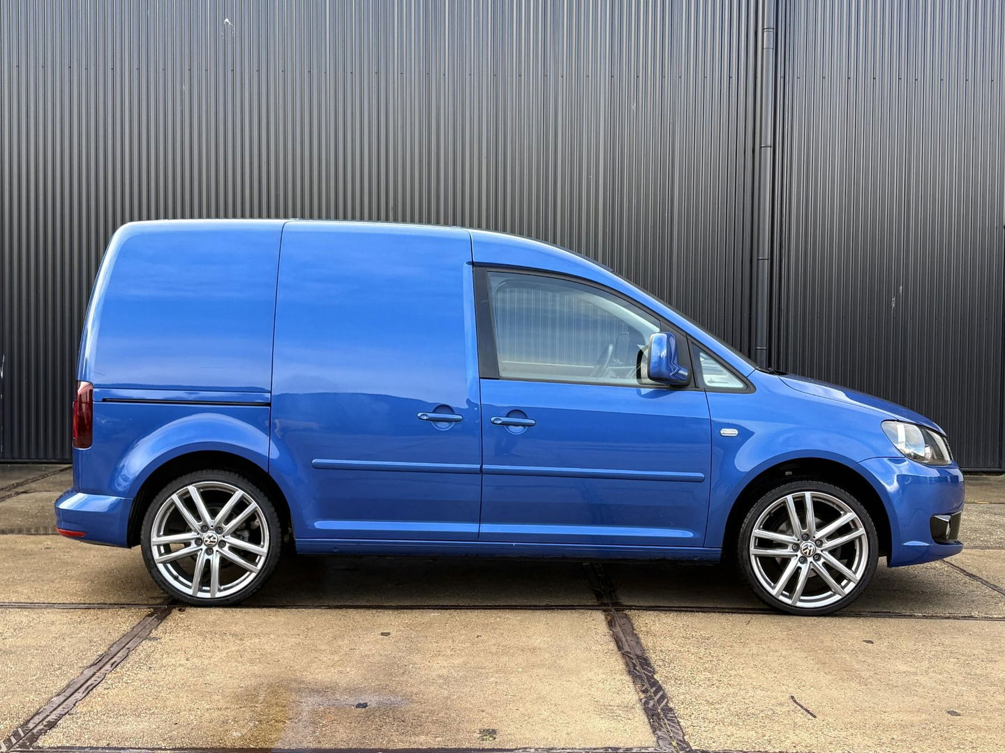Volkswagen Caddy 1.6 TDI AUTOMAAT | 19” LMV | WIRELESS CARPLAY | CRUISE | AIRCO